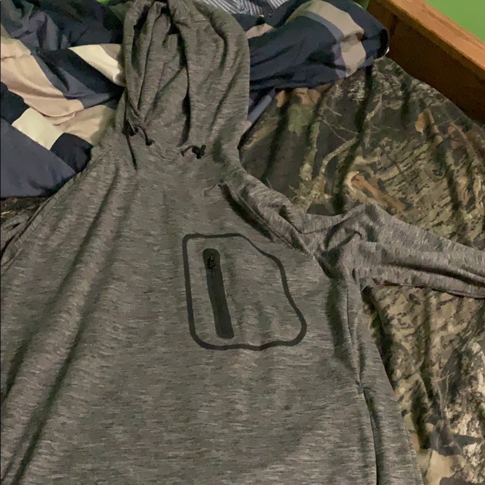 American Eagle stretch pull over.